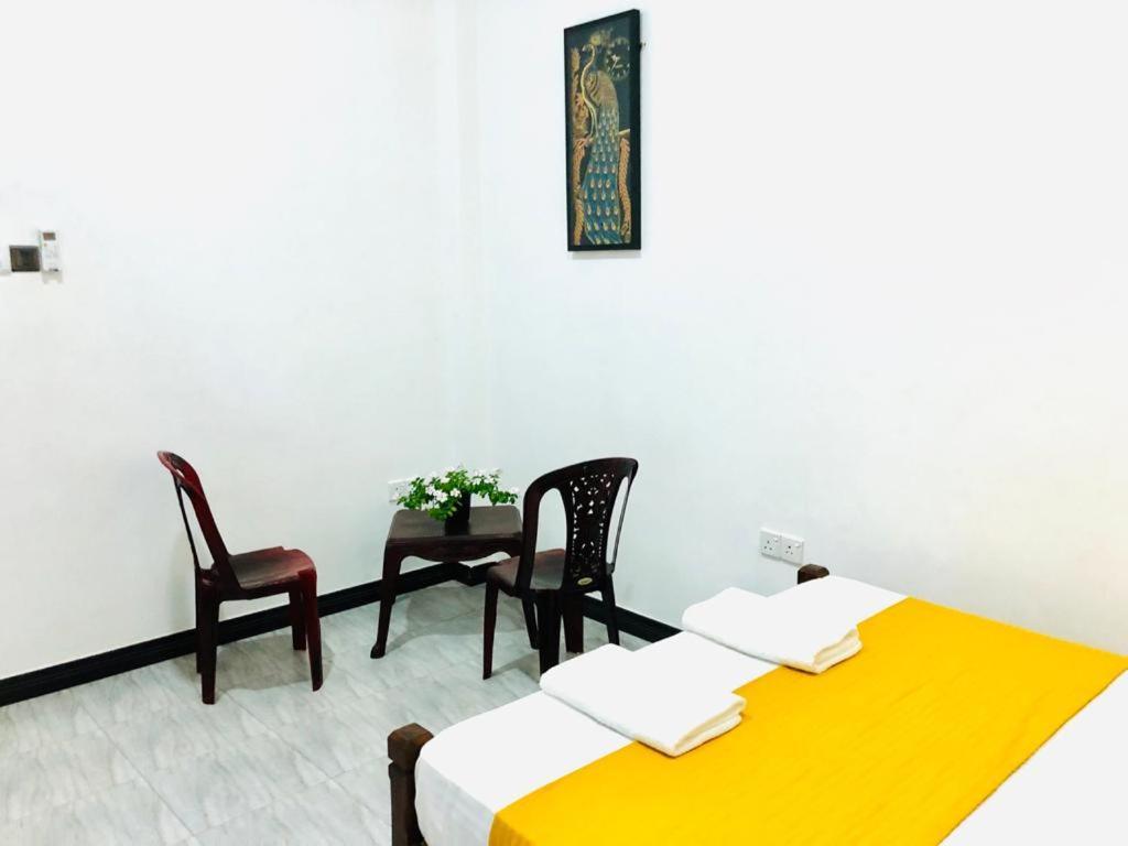Freedom Inn Negombo Luaran gambar