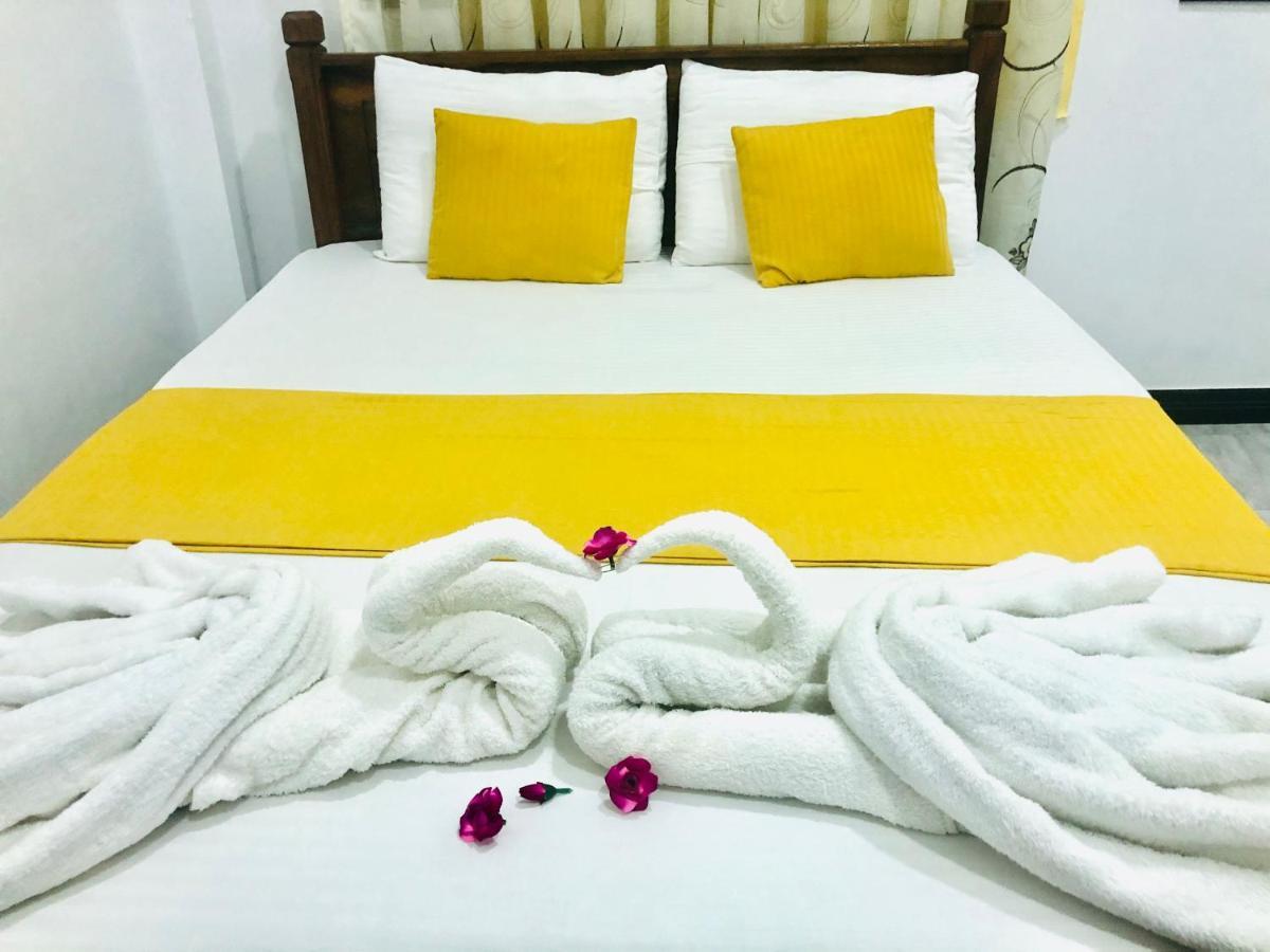 Freedom Inn Negombo Luaran gambar